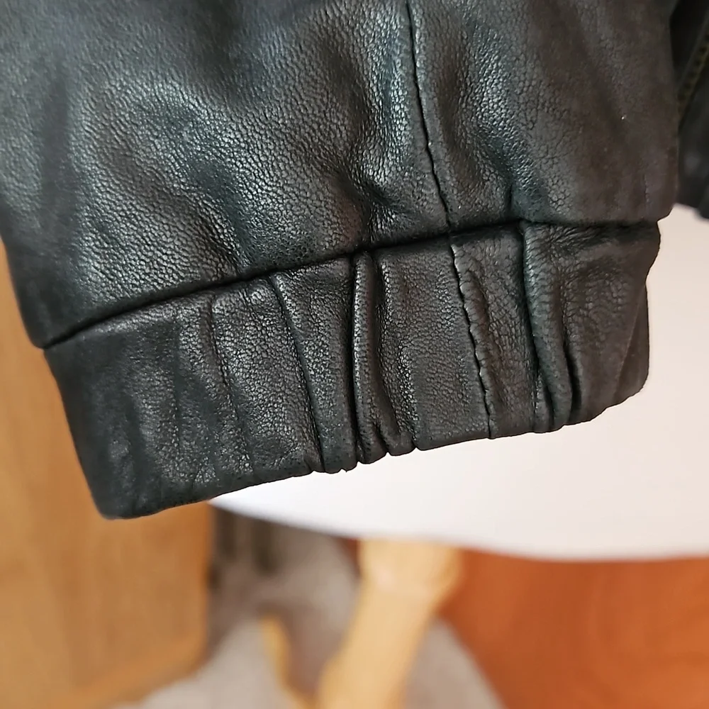 Leith Lambskin Leatger Yoke Crop Jacket - Picture 6 of 6